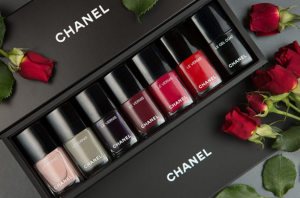 Обновленные лаки Chanel c суперстойкой формулой Le Vernis Longwear Nail Colour
