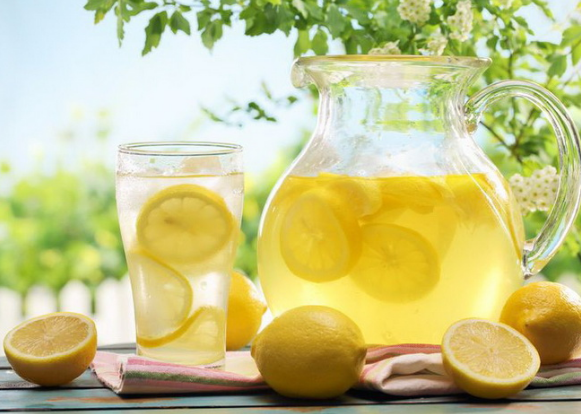 Лимонный лимонад с корицей. Рецепт от Viki Cakes.